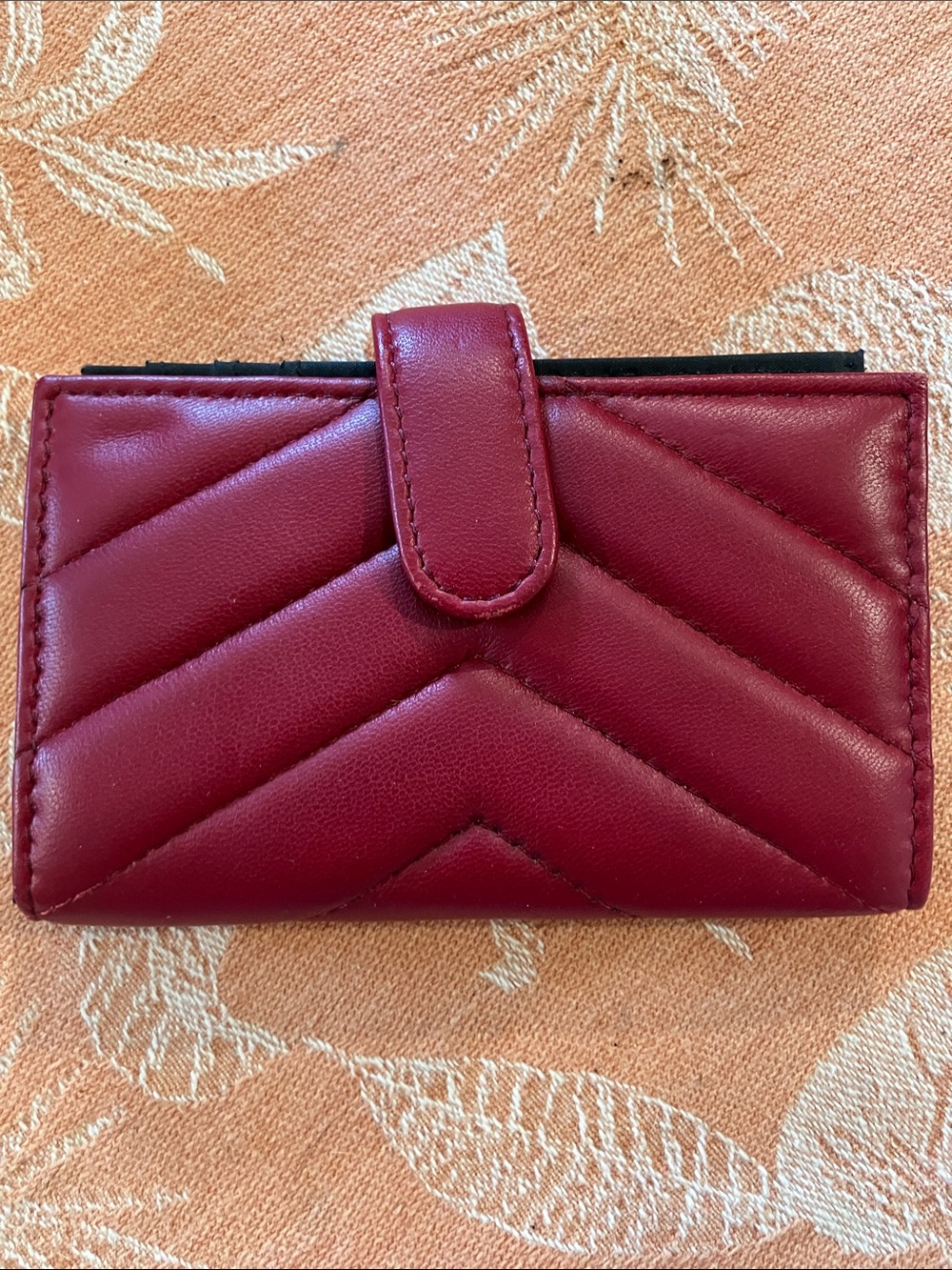 Mundi leather Women's Quilted Card Wallet in Burgundy